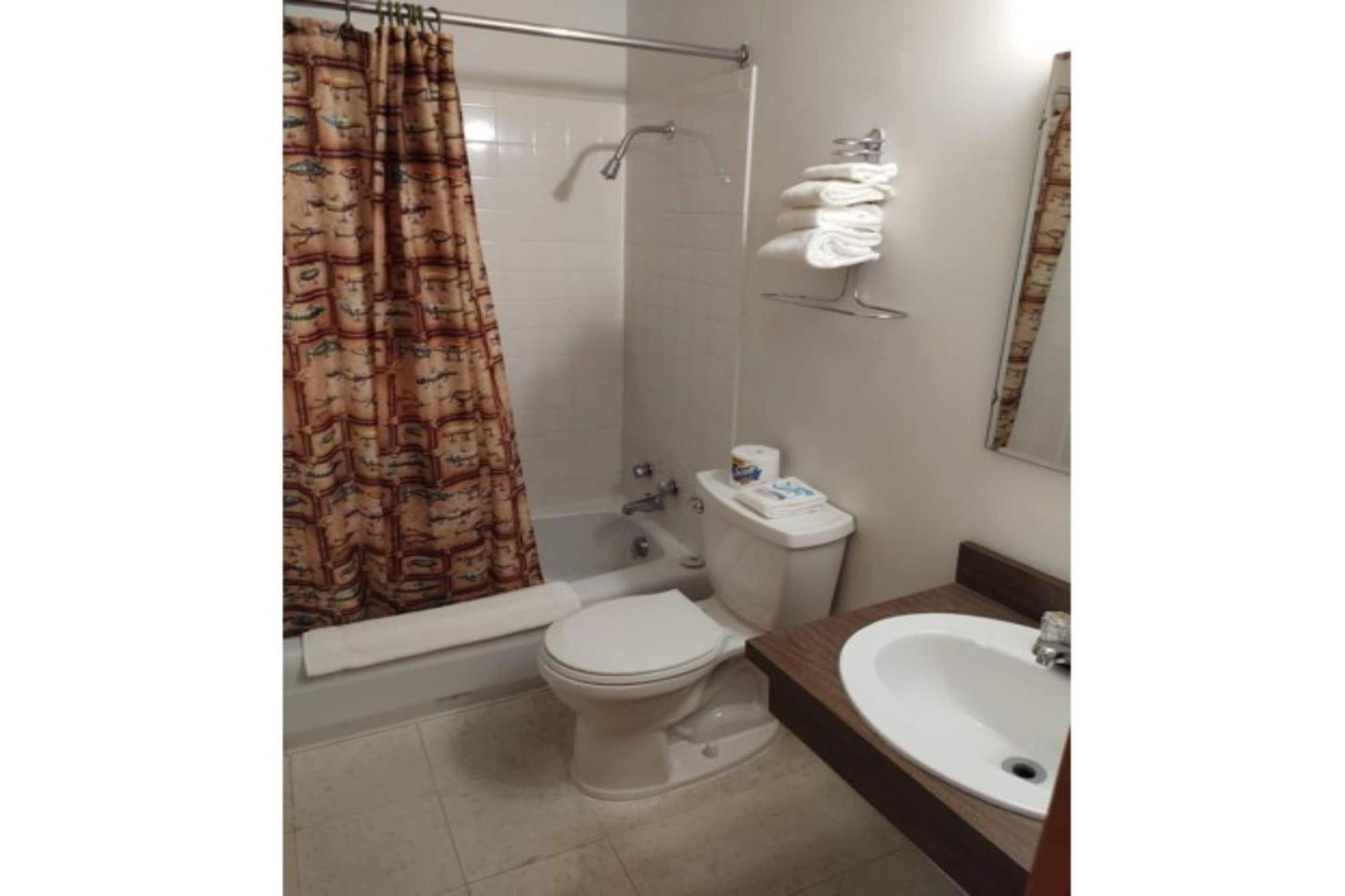 Love Hotels Voyageur By Oyo At International Falls Mn Buitenkant foto